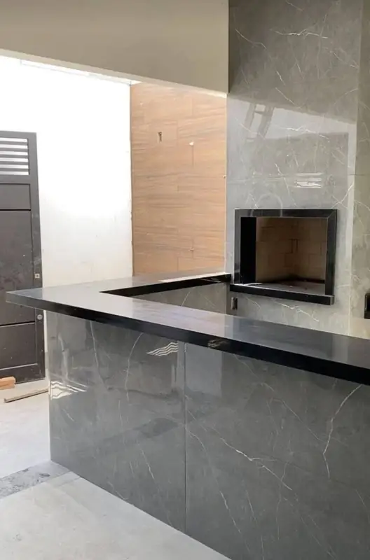 Churrasqueira em Jaraguá — Pedreiro JC em Jaraguá do Sul Churrasqueira em Jaraguá — obra realizada pelo Pedreiro JC (João Carlos), pedreiro profissional em Jaraguá do Sul e região. Espaço gourmet para confraternização.