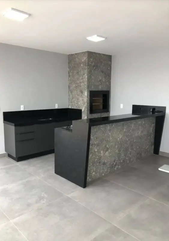 Piso e azulejo Jaraguá do Sul — Pedreiro JC em Jaraguá do Sul Piso e azulejo Jaraguá do Sul — obra realizada pelo Pedreiro JC (João Carlos), pedreiro profissional em Jaraguá do Sul e região. Alinhamento perfeito e profissional.